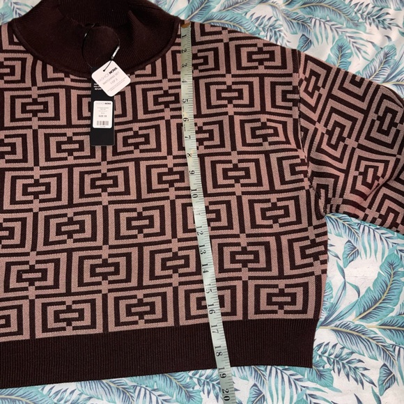 Cropped Sweater and Pant Set - Picture 4 of 9